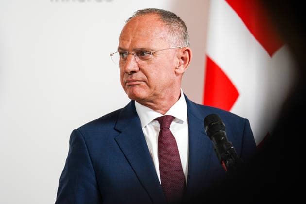 17.08.2026 - Europa, Österreich, Wien: Doorstep nach dem Arbeitsgespräch zwischen Innenminister Gerhard Karner und dem dänischen Migrationsminister Morten Bodskov zur Realisierung von Asylverfahren und Rückkehrzentren in Staaten außerhalb Europas *** August 17, 2026 Europe, Austria, Vienna Doorstep remarks following the working meeting between Interior Minister Gerhard Karner and Danish Minister of Migration Morten Bodskov on the implementation of asylum procedures and return centers in countries outside Europe Copyright: xLUKAxKOLANOVICx