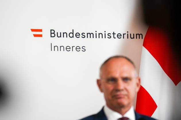 17.08.2026 - Europa, Österreich, Wien: Doorstep nach dem Arbeitsgespräch zwischen Innenminister Gerhard Karner und dem dänischen Migrationsminister Morten Bodskov zur Realisierung von Asylverfahren und Rückkehrzentren in Staaten außerhalb Europas *** August 17, 2026 Europe, Austria, Vienna Doorstep remarks following the working meeting between Interior Minister Gerhard Karner and Danish Minister of Migration Morten Bodskov on the implementation of asylum procedures and return centers in countries outside Europe Copyright: xLUKAxKOLANOVICx