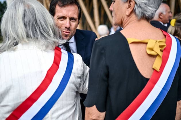 Sebastion Lecornu Meets Local Elected - Merignac France s junior Minister in charge of the environment Mathieu Lefevre salutes local elected before a meeting with Gironde and Landes local elected representatives and socio-economic stakeholders, to support the reconstruction of the towns and forests affected by the fires of summer 2026. In Mérignac, August 17, 2026. Photo by Ugo Amez Pool ABACAPRESS.COM Merignac France  Copyright: xAmezxUgo Pool ABACAx