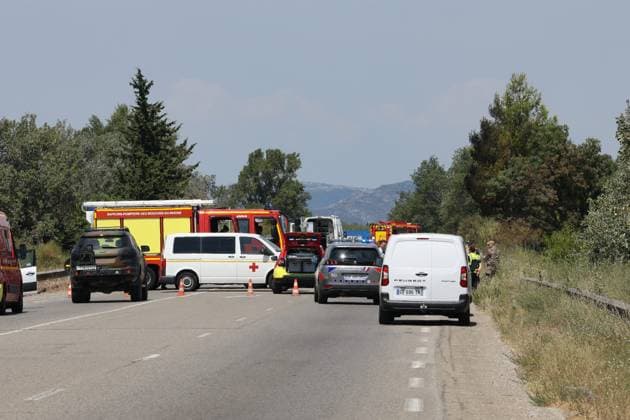 Military aircraft crash on the D113 near Salon-de-Provence PHOTOPQR LA PROVENCE Gilles BADER Marseille, August 17, 2026 Military aircraft crash on the D113 near Salon-de-Provence A military aircraft crashed in Salon-de Provence, in southern France, on August 17, following an incident during a training flight. Marseille, BDR France  Copyright: xPHOTOPQR LAxPROVENCE MAXPPPxGillesxBADERx 20260817PVL3031 20260817PVL3031