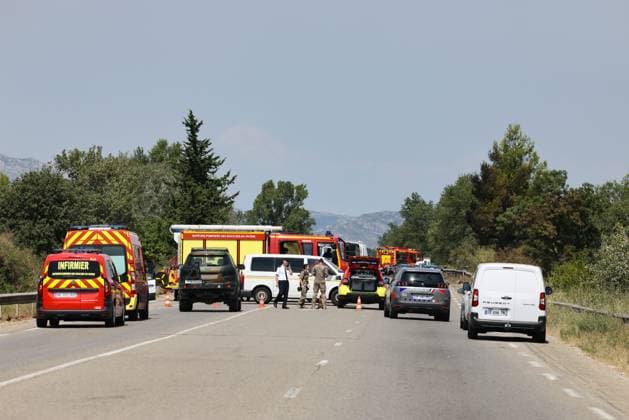 Military aircraft crash on the D113 near Salon-de-Provence PHOTOPQR LA PROVENCE Gilles BADER Marseille, August 17, 2026 Military aircraft crash on the D113 near Salon-de-Provence A military aircraft crashed in Salon-de Provence, in southern France, on August 17, following an incident during a training flight. Marseille, BDR France  Copyright: xPHOTOPQR LAxPROVENCE MAXPPPxGillesxBADERx 20260817PVL3033 20260817PVL3033