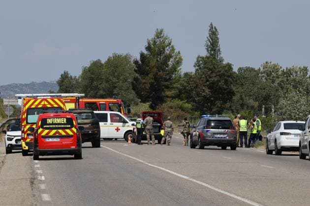 Military aircraft crash on the D113 near Salon-de-Provence PHOTOPQR LA PROVENCE Gilles BADER Marseille, August 17, 2026 Military aircraft crash on the D113 near Salon-de-Provence A military aircraft crashed in Salon-de Provence, in southern France, on August 17, following an incident during a training flight. Marseille, BDR France  Copyright: xPHOTOPQR LAxPROVENCE MAXPPPxGillesxBADERx 20260817PVL3036 20260817PVL3036