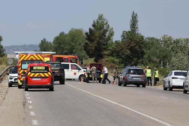 Military aircraft crash on the D113 near Salon-de-Provence PHOTOPQR LA PROVENCE Gilles BADER Marseille, August 17, 2026 Military aircraft crash on the D113 near Salon-de-Provence A military aircraft crashed in Salon-de Provence, in southern France, on August 17, following an incident during a training flight. Marseille, BDR France  Copyright: xPHOTOPQR LAxPROVENCE MAXPPPxGillesxBADERx 20260817PVL3039 20260817PVL3039