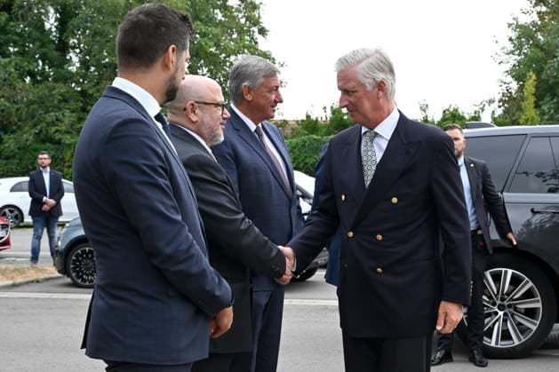 King Philippe of Belgium in the High Fens VOTTEM, BELGIUM - AUGUST 17 : King Philippe of Belgium, in the presence of Adrien Dolimont (MR), Minister-President of Wallonia, responsible for Budget, Finance, Research and Animal Welfare, Bernard Quintin (MR), Minister of Security and the Interior, responsible for Beliris of Federal Government, Jan Jambon (N-VA), Deputy Prime Minister and Minister of Finance and Pensions of Federal Government, meets with teams mobilized against the High Fens wildfire and for public safety during his visit to the provincial crisis center in Vottem, on August 17, 2026 in Vottem, Belgium, 17 08 2026 Vottem Belgium  Copyright: xDhax