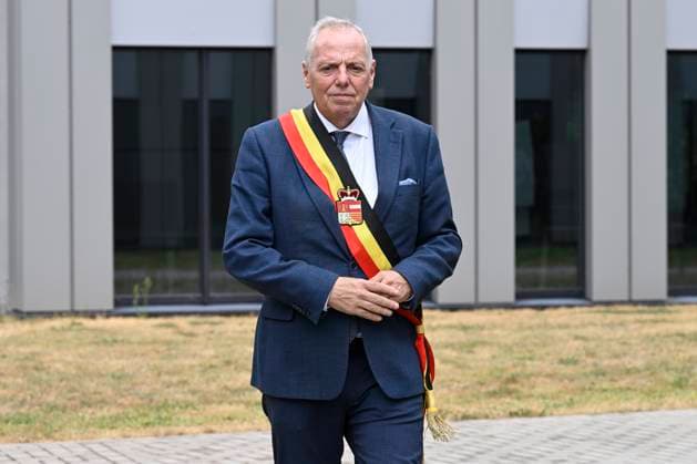 King Philippe of Belgium in the High Fens VOTTEM, BELGIUM - AUGUST 17 : King Philippe of Belgium, in the presence of Herve Jamar Governor of the province of Liege, meets with teams mobilized against the High Fens wildfire and for public safety during his visit to the provincial crisis center in Vottem, on August 17, 2026 in Vottem, Belgium, 17 08 2026 Vottem Belgium  Copyright: xDhax