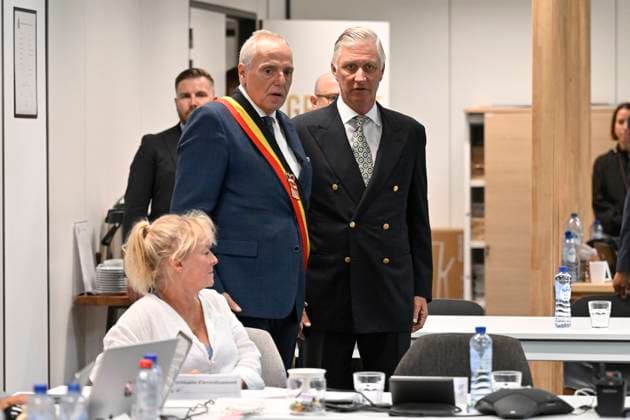 King Philippe of Belgium in the High Fens VOTTEM, BELGIUM - AUGUST 17 : King Philippe of Belgium, in the presence of Herve Jamar, Governor of the province of Liege meets with teams mobilized against the High Fens wildfire and for public safety during his visit to the provincial crisis center in Vottem, on August 17, 2026 in Vottem, Belgium, 17 08 2026 Vottem Belgium  Copyright: xDhax