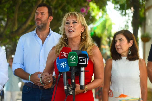 Carolina Espana Speaks to the Media During Her Visit to the Málaga Fair Carolina Espana, Third Vice President, Minister of Economy, Finance, and European Funds, and Spokesperson for the Government of the Regional Government of Andalusia, speaks to the media on August 17, 2026, in Málaga, Andalusia, Spain. The Third Vice President, Minister of Economy, Finance, and European Funds, and spokesperson for the Government of the Regional Government of Andalusia, Carolina Espana, speaks with the media during her visit to the Málaga Fair. The press conference is part of the minister’s official schedule during the Málaga festivities. AUGUST 17, 2026, Málaga, Andalusia, Málaga, Andalusia, Spain  Copyright: xÃlexxZeax 7718649