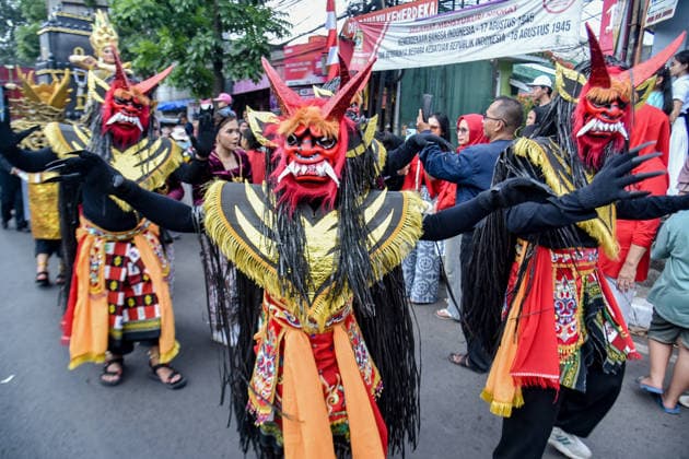 August 17, 2026, Bandung, West Java, Indonesia: People wearing creative costumes walk during parade to celebrate the 81st anniversary of Indonesia s independence in Bandung, Indonesia. Bandung Indonesia  - ZUMAr272 20260817_zip_r272_030 Copyright: xDimasxRachmatsyahx