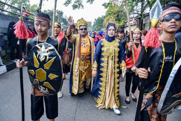 August 17, 2026, Bandung, West Java, Indonesia: People wearing creative costumes walk during parade to celebrate the 81st anniversary of Indonesia s independence in Bandung, Indonesia. Bandung Indonesia  - ZUMAr272 20260817_zip_r272_038 Copyright: xDimasxRachmatsyahx
