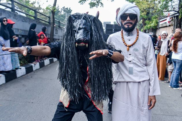 August 17, 2026, Bandung, West Java, Indonesia: People wearing creative costumes walk during parade to celebrate the 81st anniversary of Indonesia s independence in Bandung, Indonesia. Bandung Indonesia - ZUMAr272 20260817_zip_r272_036 Copyright: xDimasxRachmatsyahx