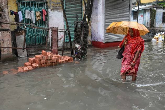 Waterlogging In Kolkata. A waterlogged street in Kolkata, India, on August 17, 2026, following heavy rain. Kolkata India  Copyright: xDebarchanxChatterjeex originalFilename: chatterjee-notitle260817_np7TV.jpg