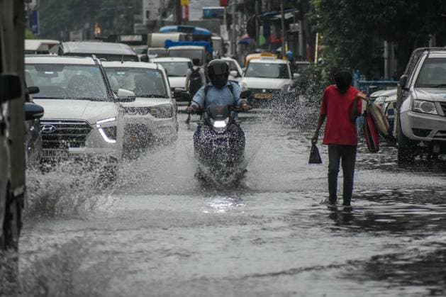 Waterlogging In Kolkata. A waterlogged street in Kolkata, India, on August 17, 2026, following heavy rain. Kolkata India  Copyright: xDebarchanxChatterjeex originalFilename: chatterjee-notitle260817_npBlv.jpg