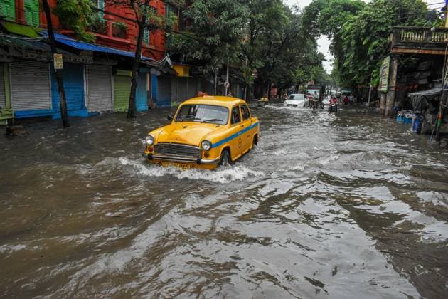 Waterlogging In Kolkata. A waterlogged street in Kolkata, India, on August 17, 2026, following heavy rain. Kolkata India  Copyright: xDebarchanxChatterjeex originalFilename: chatterjee-notitle260817_npF92.jpg