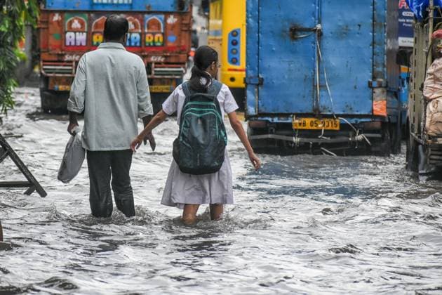 Waterlogging In Kolkata. A waterlogged street in Kolkata, India, on August 17, 2026, following heavy rain. Kolkata India  Copyright: xDebarchanxChatterjeex originalFilename: chatterjee-notitle260817_npzMn.jpg