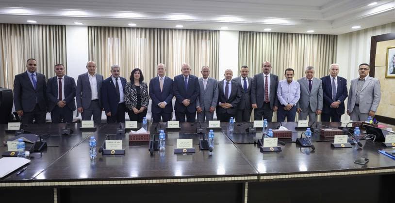 Palestinian Prime Minister Meets Nablus Mayor in Ramallah Palestinian Prime Minister Mohammad Mustafa meets Nablus Mayor Anan al-Atira and members of the municipal council at his office in Ramallah, West Bank, on August 17, 2026. Several Palestinian ministers and officials also attended the meeting. Photo by Prime Minister Office apaimages Ramallah West Bank Palestinian Territory 170826_Ramallah_PMO_00(3) Copyright: xapaimagesxPrimexMinisterxOfficex xapaimagesx