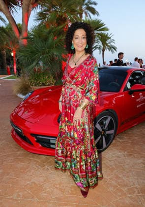 Remus Lifestyle Night 2026 - Barbara Wussow vor einem Porsche Paguera Hilton Galatzo Hotel Mallorca Spanien *** Remus Lifestyle Night 2026: Barbara Wussow in front of a Porsche Paguera at the Hilton Galatzo Hotel in Mallorca, Spain