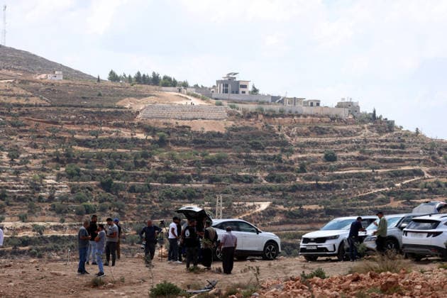 Three Palestinian families face restrictions in West Bank NABLUS, WEST BANK, PALESTINE - AUGUST 17: Israeli settlers have surrounded homes belonging to three Palestinian families for nine days in the Ras al-Ayn area of Qusra town, near Nablus, West Bank, Palestine on August 17, 2026. Access to food, water and basic necessities has been blocked for the homes, where approximately 13 Palestinians live. Issam H.s. Alasmar Anadolu Nablus West Bank. Editorial use only. Please get in touch for any other usage.  Copyright: x2026xAnadoluxIssamxH.s.xAlasmarx