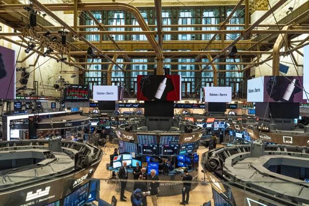 August 17, 2026, New York, New York, USA: Atmosphere of trading floor section for equities as Hims & Hers Health, Inc rings the opening bell at NYSE in New York, NY on August 17, 2026. Market at NYSE opened slightly low for both DOW Jones Industrial and S&P 500 amid uncertainty on price of commodities and overall political events in the US and around the world. New York USA - ZUMAr339 20260817_znp_r339_013 Copyright: xLevxRadinx