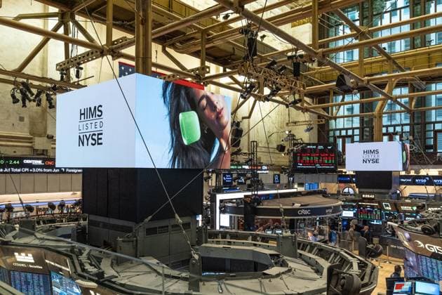 August 17, 2026, New York, New York, USA: Atmosphere of trading floor section for equities as Hims & Hers Health, Inc rings the opening bell at NYSE in New York, NY on August 17, 2026. Market at NYSE opened slightly low for both DOW Jones Industrial and S&P 500 amid uncertainty on price of commodities and overall political events in the US and around the world. New York USA  - ZUMAr339 20260817_znp_r339_012 Copyright: xLevxRadinx