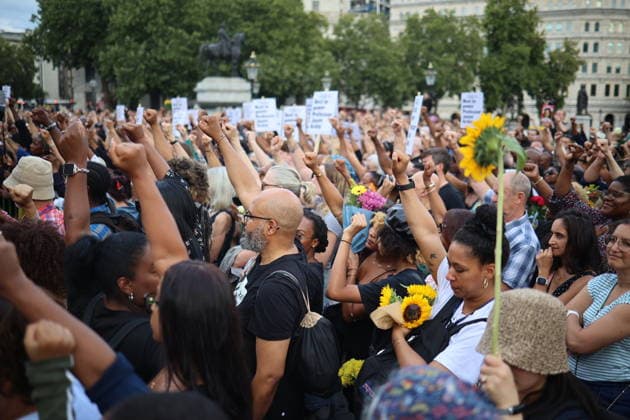 August 17, 2026, London, London, UK: London, UK. Mourners gather for a vigil for Professor Jason Arday in Trafalgar Square, central London. Jason Arday, a sociology professor at the University of Cambridge, was found dead at a home in Battersea on Friday, days after resigning amid plagiarism allegations. London UK  - ZUMAl94_ 20260817_zaf_l94_053 Copyright: xMarcinxNowakx