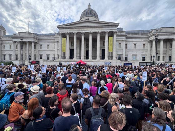 August 17, 2026, London, London, UK: London, UK. People attend a vigil in Trafalgar Square for the British academic Jason Arday who was found dead at his London home. Arday resigned last week as a Cambridge University Professor of sociology of education after allegations of plagiarism and questions about some of his achievements. London UK  - ZUMAl94_ 20260817_zaf_l94_058 Copyright: xRayxTangx