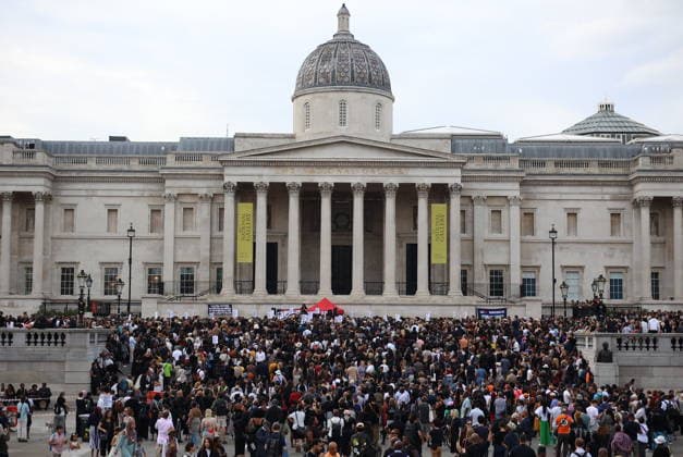 August 17, 2026, London, London, UK: London, UK. Mourners gather for a vigil for Professor Jason Arday in Trafalgar Square, central London. Jason Arday, a sociology professor at the University of Cambridge, was found dead at a home in Battersea on Friday, days after resigning amid plagiarism allegations. London UK  - ZUMAl94_ 20260817_zaf_l94_061 Copyright: xMarcinxNowakx