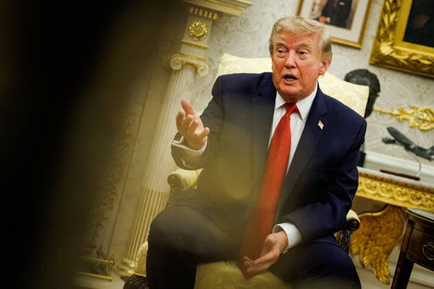 DC: President Donald Trump hosts Lifeguard Ryder Williams in the Oval Office President Donald Trump answers questions from reporters after meeting with Lifeguard Ryder Williams in the Oval Office of the White House in Washington, DC on August 17, 2026. Ryder Williams, a 16-year-old lifeguard, saved the life of 10-year-old Nathaniel Rai at Seabright Beach in Santa Cruz, California, on July 25. (Photo by Samuel Corum Pool ABACAPRESS.COM) Washington DC United States  Copyright: xPool ABACAx
