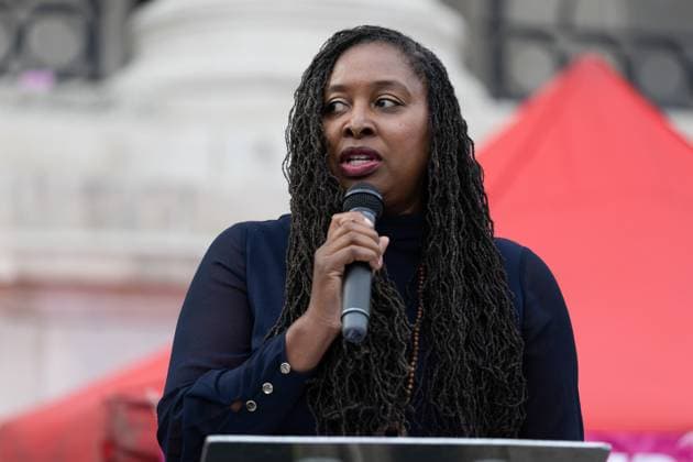 August 17, 2026, London, United Kingdom: Member of Parliament, Dawn Butler gives a speech as mourners gather for a vigil for Professor Jason Arday in Trafalgar Square..A vigil was organised by the campaign group Stand Up to Racism, after Professor Jason Arday was found dead at his home. He had resigned from his position as professor of sociology of education at Cambridge, amid accusations of plagiarism, which he denied. London United Kingdom - ZUMAs197 20260817_aaa_s197_134 Copyright: xPhilxLewisx