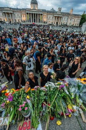 Professor Jason Arday Vigil in London, UK - 17 Aug 2026 Mourners lay flowers at the base of Nelson s Column as thousands of Londoners held a vigil in Trafalgar Square in honour of Professor Jason Arday following his recent death. The mourners blamed the press for hounding the discredited Cambridge professor in a racist witch hunt which they claimed drove him to suicide. London United Kingdom Copyright: xLabxMox xSOPAxImagesx LabMO_JASON_ARDAY_Trafalgar_Square_Vigil_SOPA_16.jpeg