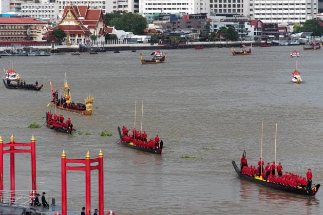 The rehearsal for the Royal Barge Procession in Bangkok - 17 Aug 2026 Thai oarsmen row royal barges during a rehearsal for the Royal Barge Procession. The rehearsal was held in preparation for the Royal Barge Procession on November 6, 2026, which will take place as part of the annual Royal Kathina ceremony at the end of Buddhist Lent. Bangkok Thailand Copyright: xPeeraponxBoonyakiatx xSOPAxImagesx Peerapon-Boonyakiat-1442917