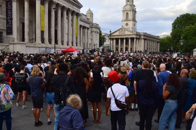 Vigil For Jason Arday in London, UK - 17 Aug 2026 Large crowds of people gather in Trafalgar Square during a vigil for Jason Arday. The former sociology professor at the University of Cambridge died several days after he resigned following accusations of academic plagiarism and scrutiny of his personal claims. London United Kingdom Copyright: xVukxValcicx xSOPAxImagesx Vuk-Valcic-1442951