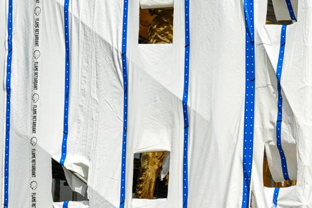 Trump administration covers Washington s Arts of War statues in gold leaf WASHINGTON, D.C., UNITED STATES - AUGUST 17: The Arts of War equestrian statues, newly covered in gold leaf, are seen at Arlington Memorial Bridge near the Lincoln Memorial in Washington, D.C., on August 17, 2026. The Trump administration has ordered a $5.1 million restoration project to regild the two Arts of War statues, along with the nearby Arts of Peace companion statues. The four statues are being restored under a project overseen by the U.S. Department of the Interior. Mehmet Eser Anadolu Washington United States. Editorial use only. Please get in touch for any other usage.  Copyright: x2026xAnadoluxMehmetxEserx