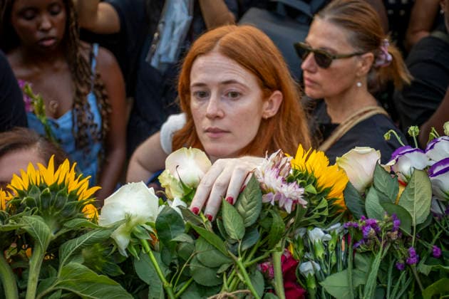 Vigil for Former Cambridge Professor Jason Arday Trafalgar Square, London, August 17, 2026 Thousands gathered in Trafalgar Square for a vigil in memory of former Cambridge professor Jason Arday, who died aged 41 last week. Attendees paid their respects by laying flowers and candles . The vigil, organised by Stand Up to Racism, brought together friends, supporters, academics and members of the public to remember Arday and honour his life and work., Credit:Zak Irfan Avalon  Copyright: xZakxIrfanx xAvalonx 1124826816