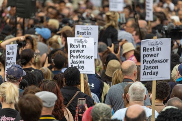 August 17, 2026, London, England, United Kingdom: Thousands attend a vigil in LondonÃ¢â‚¬â ¢s Trafalgar Square for Jason Arday, the former University of Cambridge professor who was found dead last week after resigning following accusations of plagiarism. London United Kingdom - ZUMAs262 20260817_zip_s262_017 Copyright: xTayfunxSalcix
