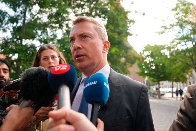Denmark political leaders in civil case Chariman of The Danish People s Party Morten Messerschmidt arrives at the court in Frederiksberg, Denmark, Tuesday August 18, 2026. The civil case concerns chariman of The Danish People s Party Morten Messerschmidt suing political leader of The Social Liberal Party Martin Lidegaard after a statements from Lidegaard that The Danish People s Party policy is about skin color. , Frederiksberg Denmark *** Danish Political Leaders in Civil Case: Morten Messerschmidt, Chairman of the Danish People s Party, arrives at the courthouse in Frederiksberg, Denmark, on Tuesday, August 18, 2026. The civil case involves Morten Messerschmidt, chairman of the Danish People’s Party, suing Martin Lidegaard, political le  Copyright: LiselottexSabroex spdk20260818-090451-L