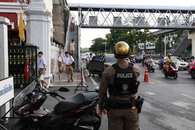 Thai schools tighten security after deadly shooting BANGKOK, THAILAND - AUGUST 18: A police officer stands outside a school in Bangkok, Thailand, on August 18, 2026. Following a deadly school shooting on August 7, Thailand s government pledged tougher gun controls and made school safety a national priority, with schools stepping up weapons screening and other security measures. Valeria Mongelli Anadolu Banghok Thailand. Editorial use only. Please get in touch for any other usage.  Copyright: x2026xAnadoluxValeriaxMongellix