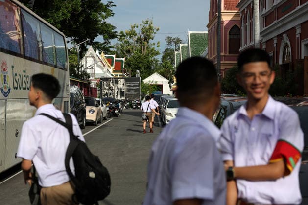 Thai schools tighten security after deadly shooting BANGKOK, THAILAND - AUGUST 18: Students enter a school after weapons screening in Bangkok, Thailand, on August 18, 2026. Following a deadly school shooting on August 7, Thailand s government pledged tougher gun controls and made school safety a national priority, with schools stepping up weapons screening and other security measures. Valeria Mongelli Anadolu Banghok Thailand. Editorial use only. Please get in touch for any other usage.  Copyright: x2026xAnadoluxValeriaxMongellix