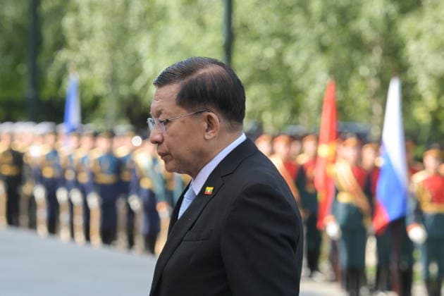 RUSSIA, MOSCOW - AUGUST 18, 2026: Min Aung Hlaing, President of Myanmar, attends a ceremony to lay wreaths at the Tomb of the Unknown Soldier in Alexander Garden. Alexei Nikolsky Russian Presidential Press and Information Office TASS  96319312