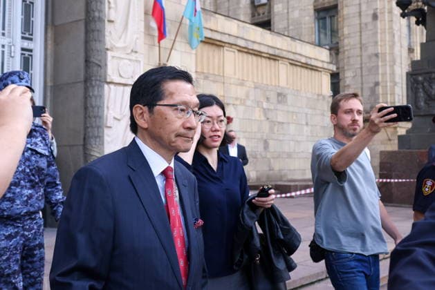 RUSSIA, MOSCOW - AUGUST 18, 2026: Akira Muto, Ambassador of Japan, emerges from the main building of the Russian Foreign Ministry. Vladimir Gerdo TASS  96319384