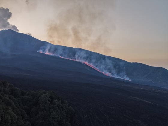 IPA87582347 - Catania, August 17, 2026, Mount Etna: The lava flow from the new vent over the Valle del Bove, as seen from Monte Pomiciaro  Copyright: xFrancescoxEnriquezx xFrancescoxEnriquezx 87582347