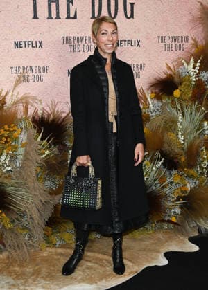 News from August 18, 2026: Mathilde Favier, Dior’s director of public relations, and her partner, film producer Nicolas Altmayer, died yesterday in a car accident in the Deux-Sèvres department. Mathilde Favier attended the premiere of the film *The Power of the Dog* at the UGC Normandie theater in Paris on October 18, 2021, ahead of its release on Netflix. UGC Normandie in Paris on October 18, 2021; Coadic Guirec; Bestimage; *The Power of the Dog* premiere at the UGC Normandie cinema on October 18, 2021, in Paris, France; Paris, France  Copyright: xCOADICxGUIRECx xBESTIMAGExCOADICxGUIRECx xBESTIMAGEx