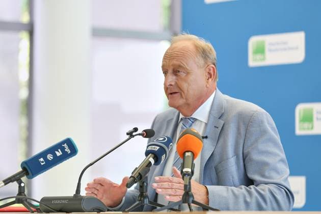 Berlin, Deutschland, 18.08.2026: Haus der Deutschen Land- und Ernährungswirtschaft: Pressekonferenz des Bauernverbands zur Erntebilanz: Joachim Rukwied, Präsident Deutscher Bauernverband *** Berlin, Germany, August 18, 2026, House of the German Agricultural and Food Industry; Farmers Association press conference on the harvest report; Joachim Rukwied, President of the German Farmers Association Copyright: xdtsxNachrichtenagenturx dts_130358