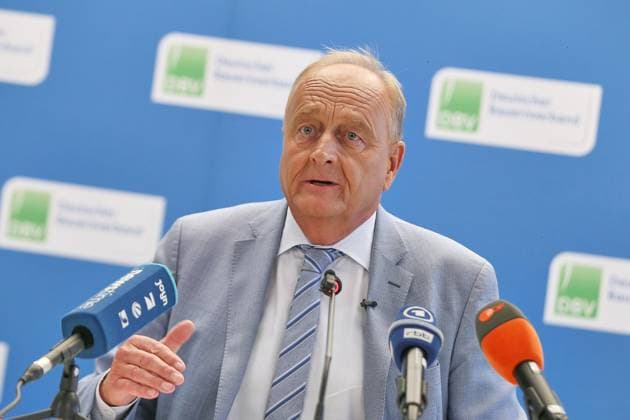 Berlin, Deutschland, 18.08.2026: Haus der Deutschen Land- und Ernährungswirtschaft: Pressekonferenz des Bauernverbands zur Erntebilanz: Joachim Rukwied, Präsident Deutscher Bauernverband *** Berlin, Germany, August 18, 2026 House of the German Agricultural and Food Industry Press conference of the German Farmers Association on the harvest report Joachim Rukwied, President of the German Farmers Association Copyright: xdtsxNachrichtenagenturx dts_130362