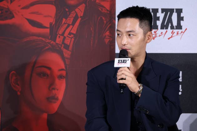 Stars and Director Gather for Tazza: Song of Beelzebub Production Press Conference in Seoul South Korean actor Byun Yo-han speaks during a production press conference for the upcoming film Tazza: Song of Beelzebub in Seoul, South Korea, on August 18, 2026. Seoul South Korea  Copyright: xMatrixxImages JungxUi-Chelx