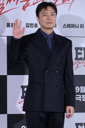 Stars and Director Gather for Tazza: Song of Beelzebub Production Press Conference in Seoul South Korean actor Roh Jae-won poses during a production press conference for the upcoming film Tazza: Song of Beelzebub in Seoul, South Korea, on August 18, 2026. Seoul South Korea  Copyright: xMatrixxImages JungxUi-Chelx