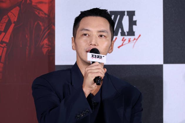 Stars and Director Gather for Tazza: Song of Beelzebub Production Press Conference in Seoul South Korean actor Byun Yo-han speaks during a production press conference for the upcoming film Tazza: Song of Beelzebub in Seoul, South Korea, on August 18, 2026. Seoul South Korea  Copyright: xMatrixxImages JungxUi-Chelx