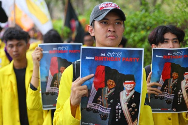 August 18, 2026, Central Jakarta, Jakarta, indonesia: JAKARTA, Indonesia Ã¢â‚¬ Student groups led by the Student Executive Board of the University of Indonesia (BEM UI) are scheduled to stage a protest at Bundaran Hotel Indonesia (HI), Central Jakarta, on Tuesday, August 18, 2026. The action, titled Ã¢â‚¬oeMerebut KemerdekaanÃ¢â‚¬Â (Reclaiming Independence), is expected to begin at around 1 p.m. local time...According to BEM UI, the protest will raise concerns over governance, economic conditions, public policy and civil liberties. The group has outlined eight key demands, including:..Ã¢â‚¬Â¢ An end to policies it describes as state domination over citizens.Ã¢â‚¬Â¢ Stronger action against corruption, collusion and nepotism.Ã¢â‚¬Â¢ Genui - ZUMAp146 20260818_zap_p146_007 Copyright: xDennyxPohanx