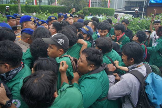 August 18, 2026, Central Jakarta, Jakarta, indonesia: JAKARTA, Indonesia Ã¢â‚¬ Student groups led by the Student Executive Board of the University of Indonesia (BEM UI) are scheduled to stage a protest at Bundaran Hotel Indonesia (HI), Central Jakarta, on Tuesday, August 18, 2026. The action, titled Ã¢â‚¬oeMerebut KemerdekaanÃ¢â‚¬Â (Reclaiming Independence), is expected to begin at around 1 p.m. local time...According to BEM UI, the protest will raise concerns over governance, economic conditions, public policy and civil liberties. The group has outlined eight key demands, including:..Ã¢â‚¬Â¢ An end to policies it describes as state domination over citizens.Ã¢â‚¬Â¢ Stronger action against corruption, collusion and nepotism.Ã¢â‚¬Â¢ Genui - ZUMAp146 20260818_zap_p146_042 Copyright: xDennyxPohanx