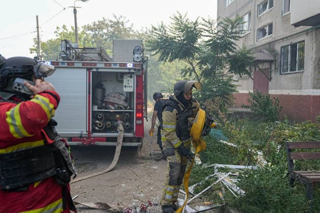 August 18, 2026, Kramatorsk, NULL, Ukraine: Firefighters are working near a damaged building following a Russian strike on Kramatorsk, west of the Donbas region in Ukraine, on the morning of August 18, 2026. Kramatorsk Ukraine - ZUMAa252 20260818_zip_a252_002 Copyright: xDavidxAllignonx