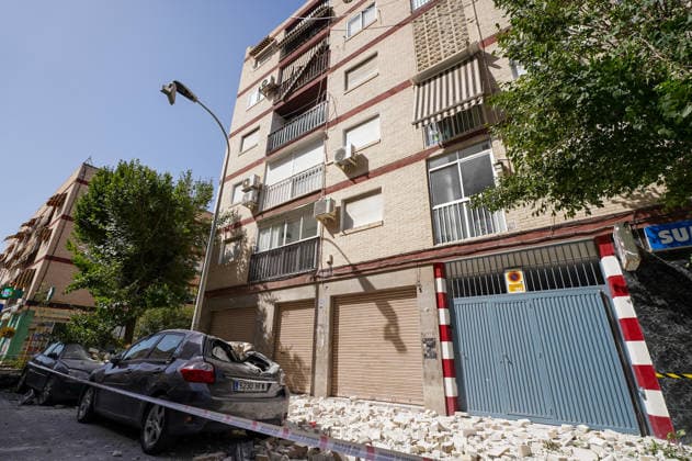 A new strong earthquake has once again shaken Granada and its metropolitan area. Images of the damage caused by the earthquake. August 18, 2026, in Granada, Andalusia, Spain A new strong earthquake struck Granada and its metropolitan area again on Tuesday at 10:37 a.m. and was widely felt by the population. The revised measurement by the National Geographic Institute (IGN) indicates a shallow earthquake, with a magnitude of 4.7 and an epicenter in Gójar, making it the second-strongest earthquake since the start of the seismic event last Friday, August 14. AUGUST 18, 2026 Granada, Andalusia Granada, Andalusia, Spain  Copyright: xArsenioxZuritax 7719425